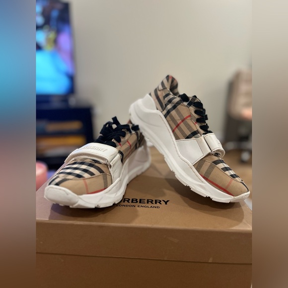 Burberry Beige Check Regis Sneaker Size 38 - Picture 1 of 10
